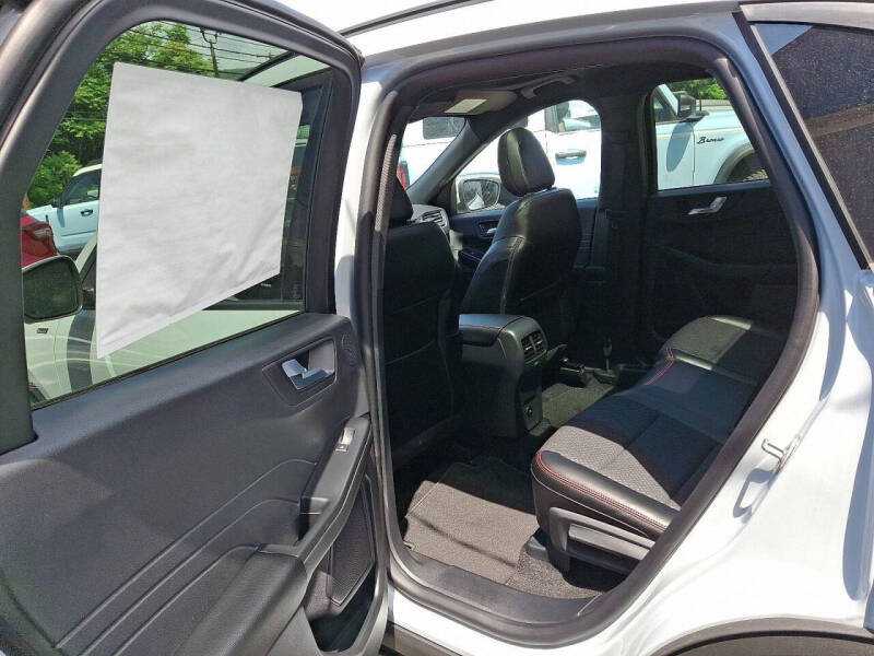 2025 Ford Escape Hybrid ST-Line Select