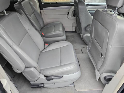 2012 Volkswagen Routan
