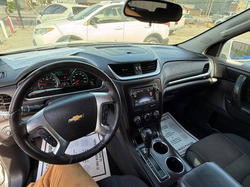 2017 Chevrolet Traverse LT