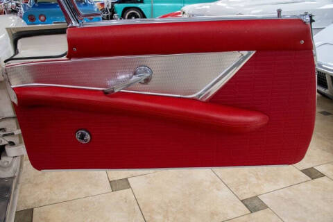 1957 Ford Thunderbird