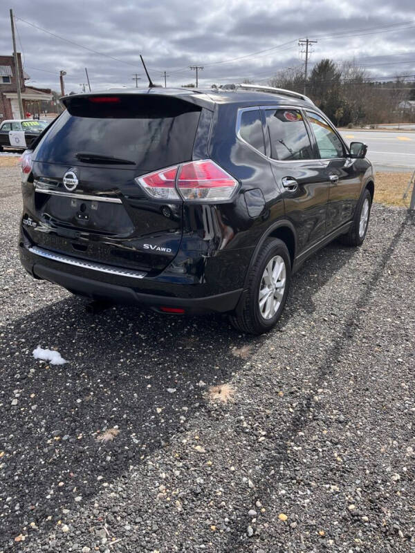 2015 Nissan Rogue SV photo 5