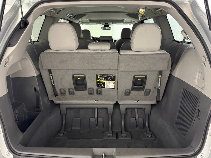 2020 Toyota Sienna XLE Premium 8-Passenger
