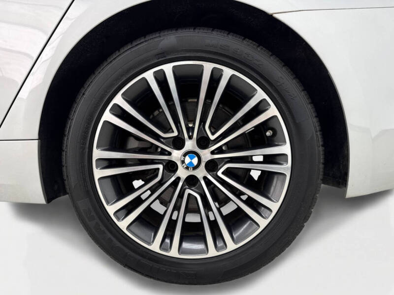 2018 BMW 5 Series 530i