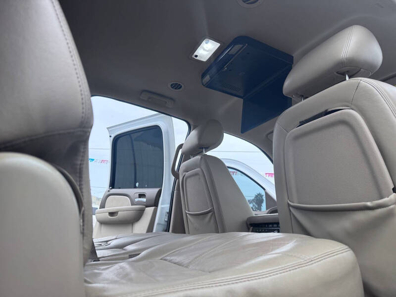 2011 GMC Yukon XL SLT