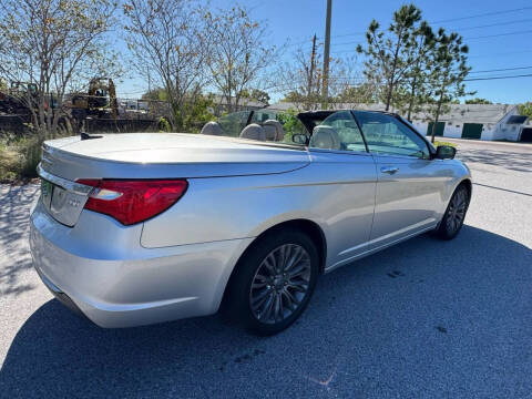 2011 Chrysler 200 Limited