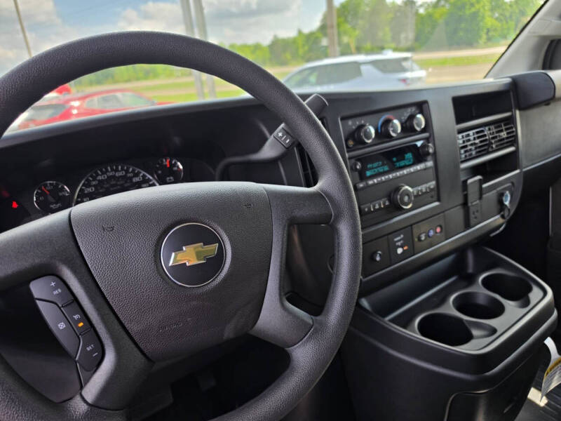 2025 Chevrolet Express 3500