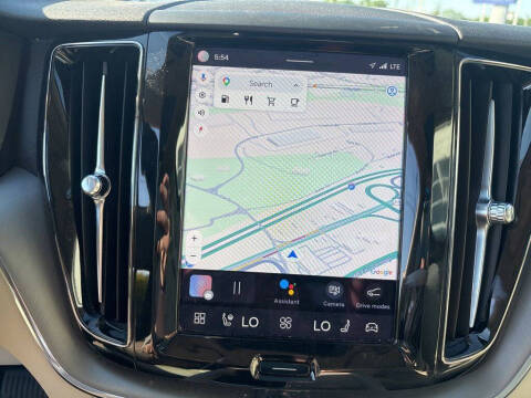 2024 Volvo XC60 B5 Core Dark Theme