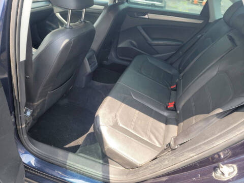 2014 Volkswagen Passat 2.5L Wolfsburg Edition