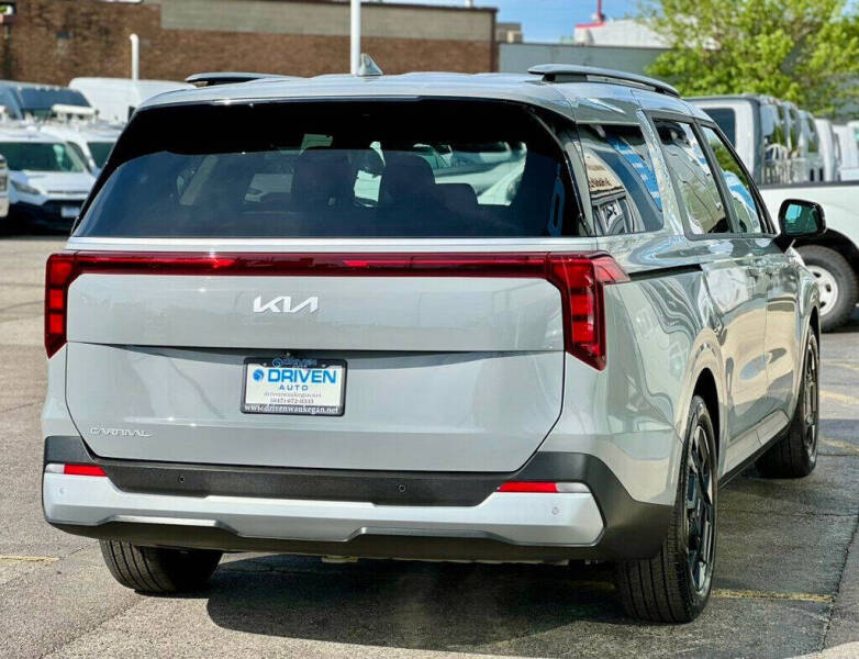 2025 Kia Carnival EX