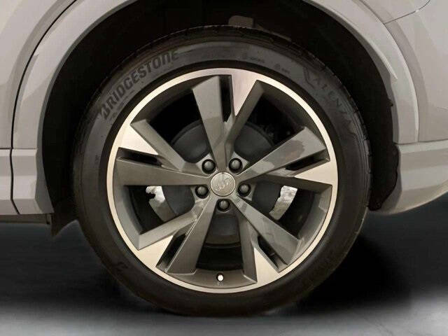 2024 Audi Q4 e-tron quattro Premium 55