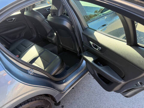 2019 Volvo S60 T6 Momentum