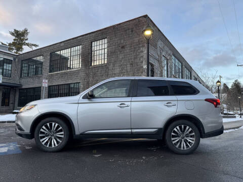 2019 Mitsubishi Outlander ES