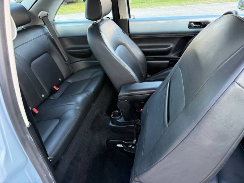2010 Volkswagen New Beetle