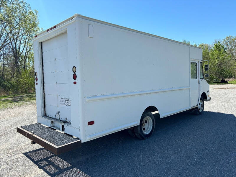 1987 GMC P30 Forward Control Chassis