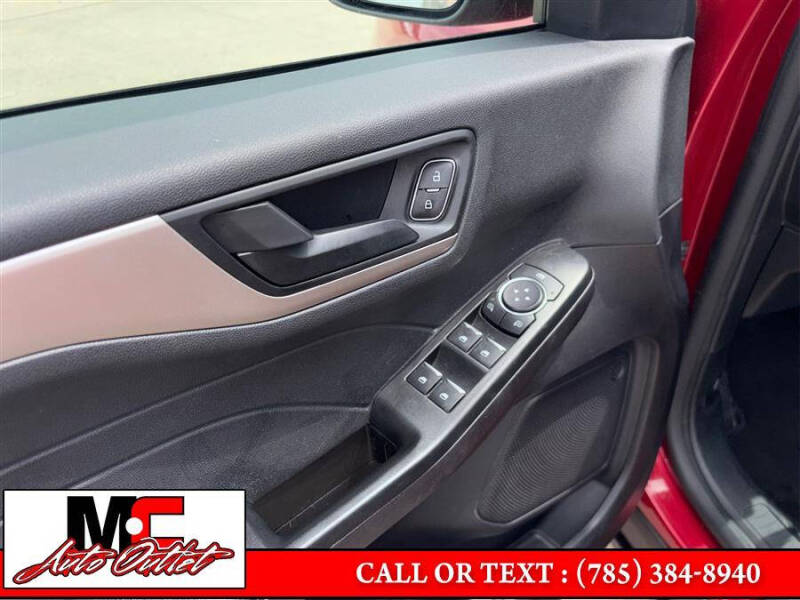 2022 Ford Escape SE