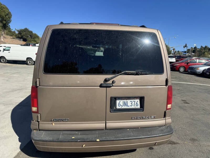 2001 Chevrolet Astro LS