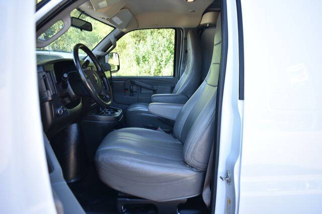 2023 Chevrolet Express 2500