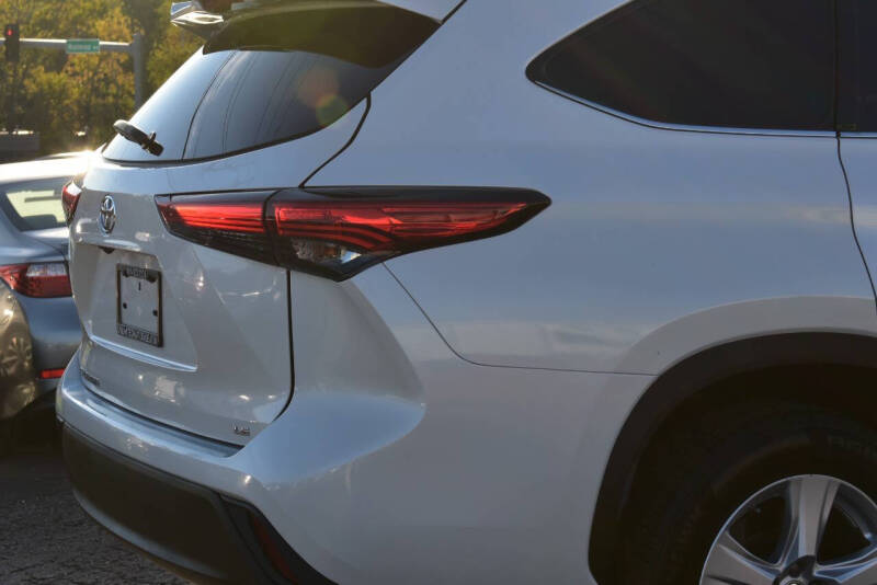 2021 Toyota Highlander LE
