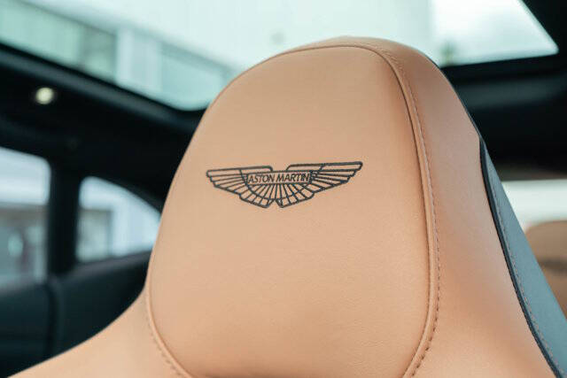 2023 Aston Martin DBX 10