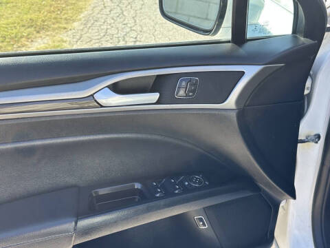 2017 Ford Fusion Hybrid SE