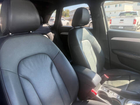 2017 Audi Q3 2.0T quattro Premium