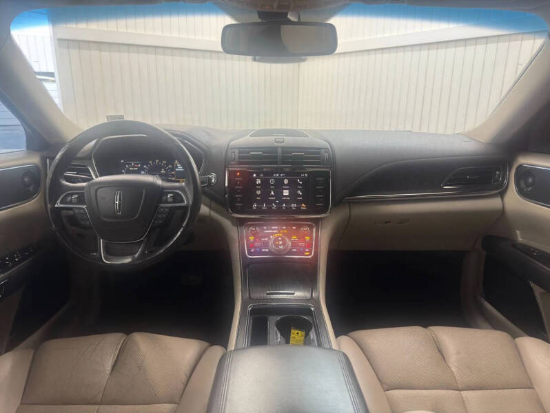 2017 Lincoln Continental Select