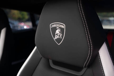 2025 Lamborghini Urus SE