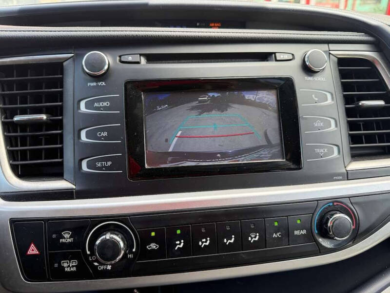 2018 Toyota Highlander LE