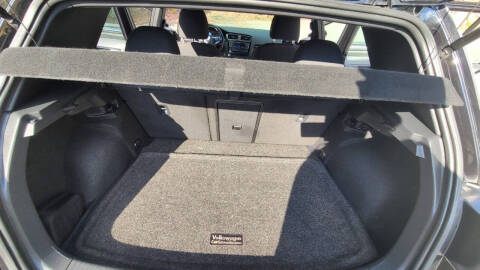 2017 Volkswagen Golf GTI Sport