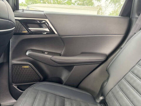 2026 Mitsubishi Outlander SE