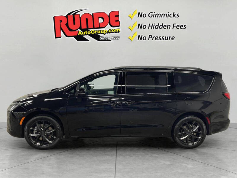 2027 Chrysler Pacifica Limited
