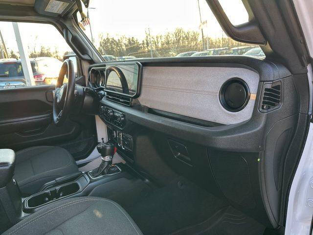 2024 Jeep Gladiator NightHawk