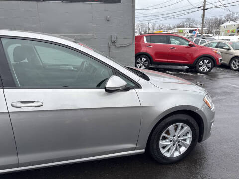 2017 Volkswagen Golf TSI S
