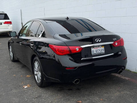 2015 Infiniti Q50 Premium