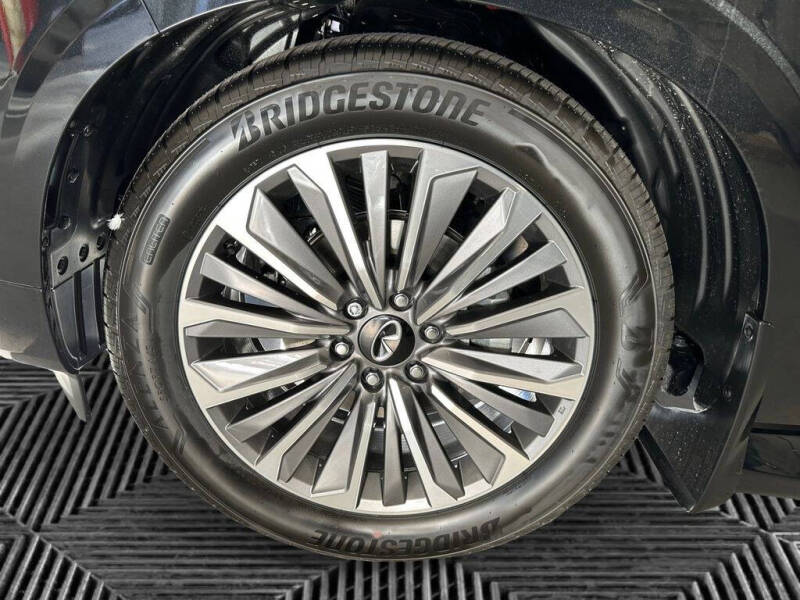 2025 Infiniti QX80 Sensory