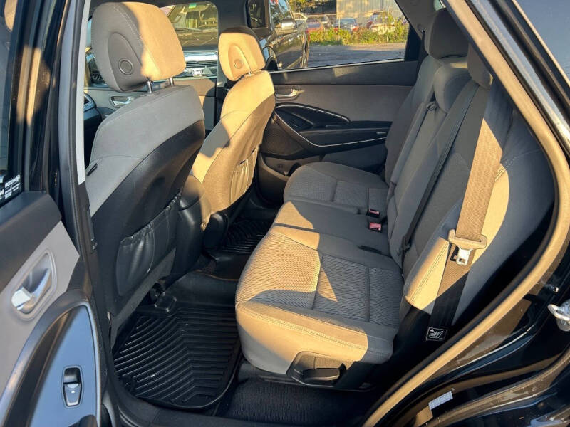 2016 Hyundai Santa Fe SE