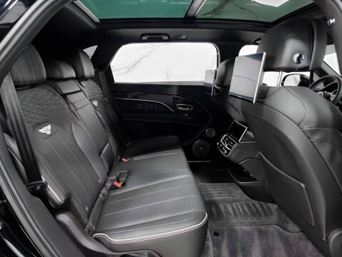 2023 Bentley Bentayga EWB