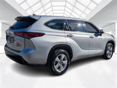 2022 Toyota Highlander LE