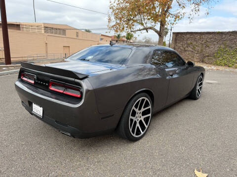 2016 Dodge Challenger SXT Plus
