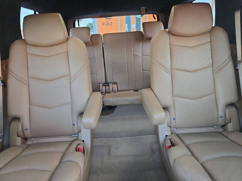 2017 Cadillac Escalade Platinum