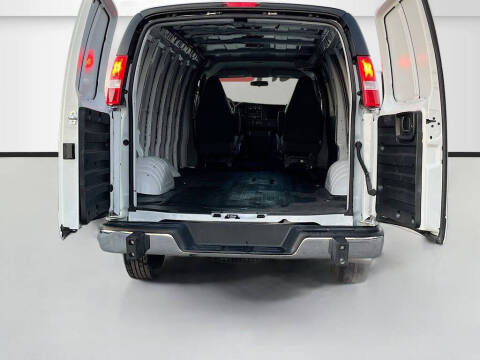 2025 Chevrolet Express 2500