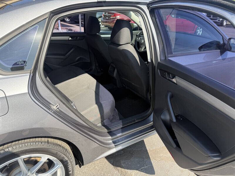 2015 Volkswagen Passat 1.8T S