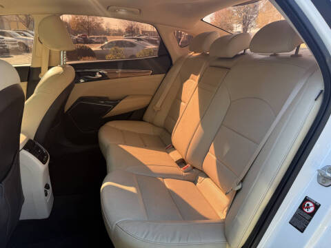 2017 Kia Cadenza Premium