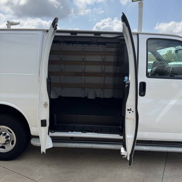 2023 Chevrolet Express 2500