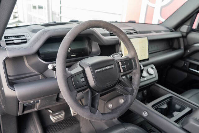 2023 Land Rover Defender 30
