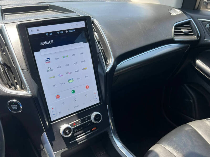 2022 Ford Edge Titanium