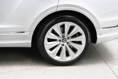 2024 Bentley Bentayga Azure V8