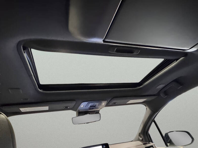 2023 Toyota Sienna Platinum 7-Passenger