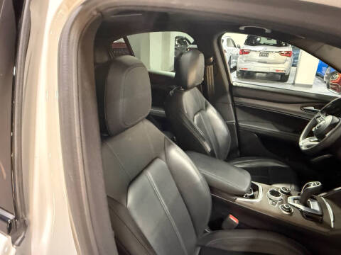 2022 Alfa Romeo Stelvio Ti