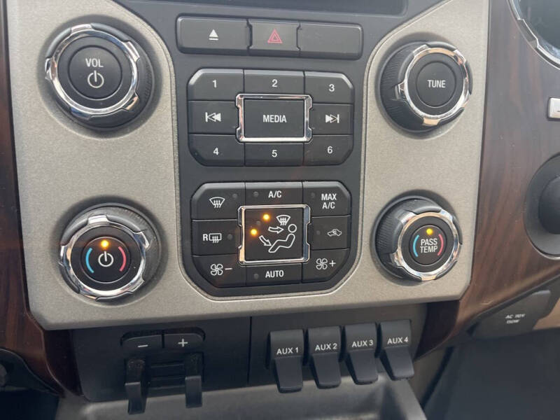 2016 Ford F-350 Super Duty Lariat